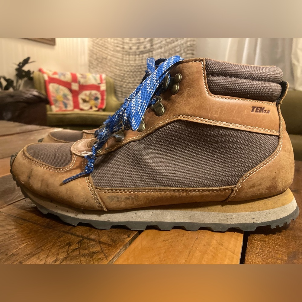 L.L. Bean Brown and Tan Hiking Boots with Blue Laces - Picture 5 of 9